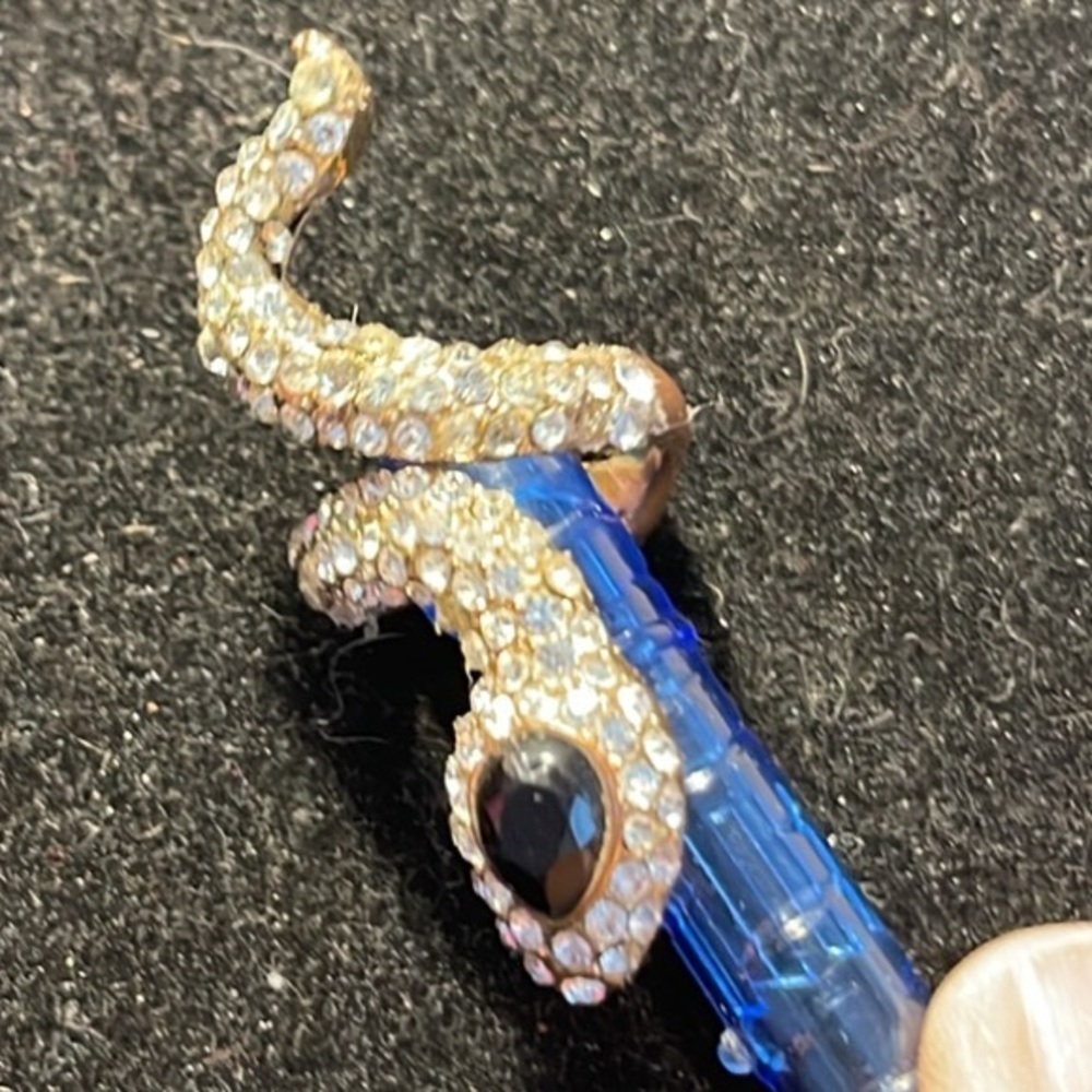 Bedazzled Adjustable Snake Ring. MA - Picture 5 of 6
